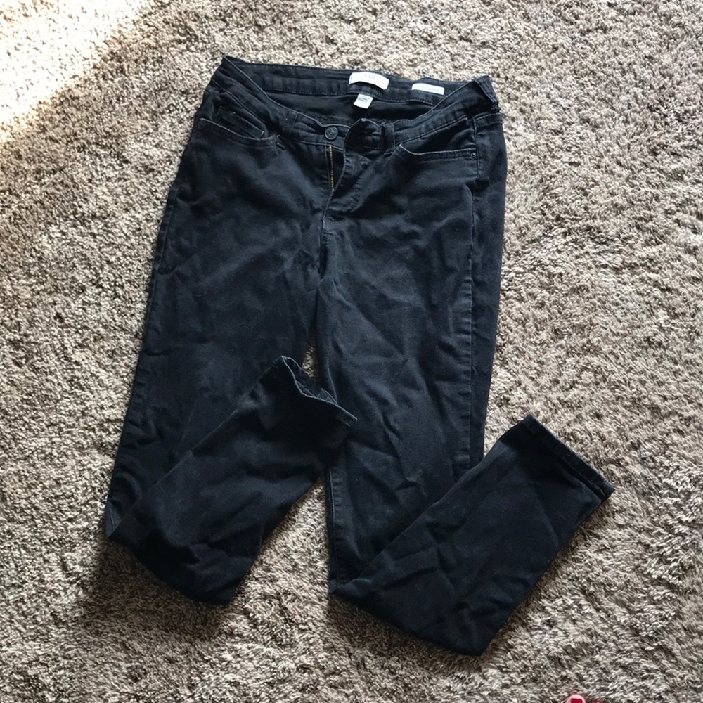 Black high-waisted skinny jeans